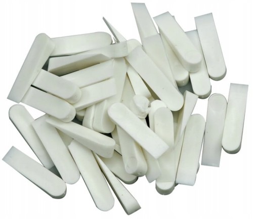 Kliny-dystansowe-male-do-plytek-100-szt.jpg